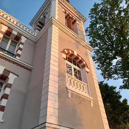 Appart Dans Petit Chateau En Centre Ville Lagny-sur-Marne Exterior photo