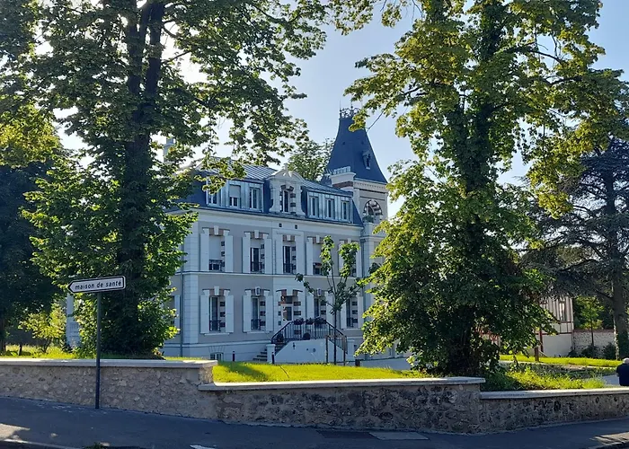 Appart Dans Petit Chateau En Centre Ville