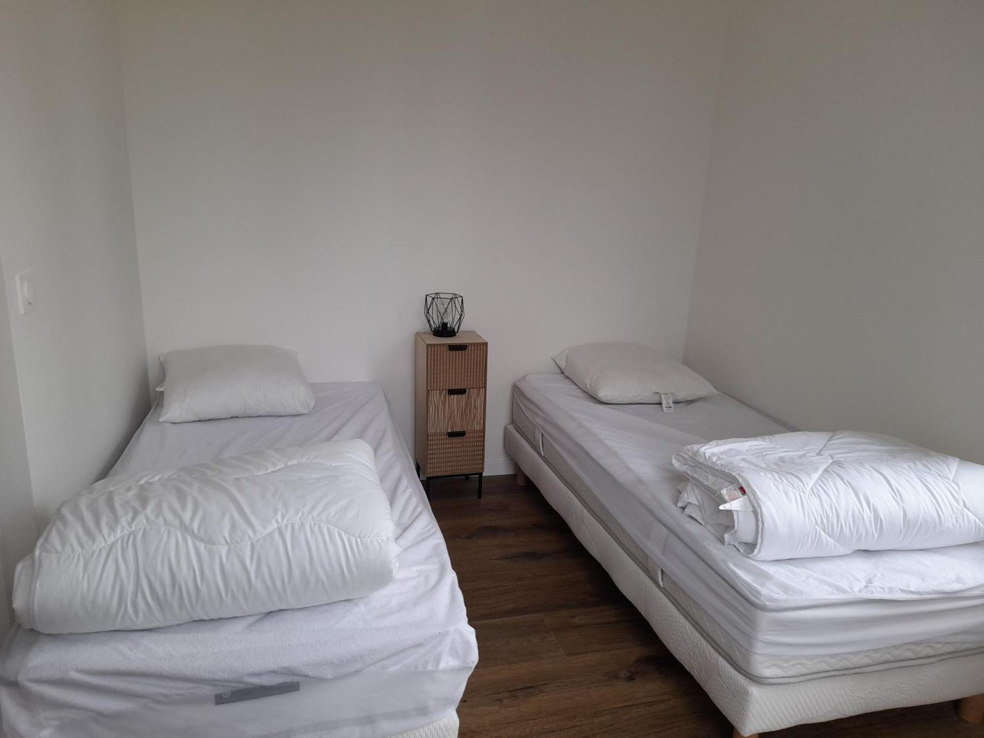 Dans Petit Chateau En Centre Lagny-sur-Marne