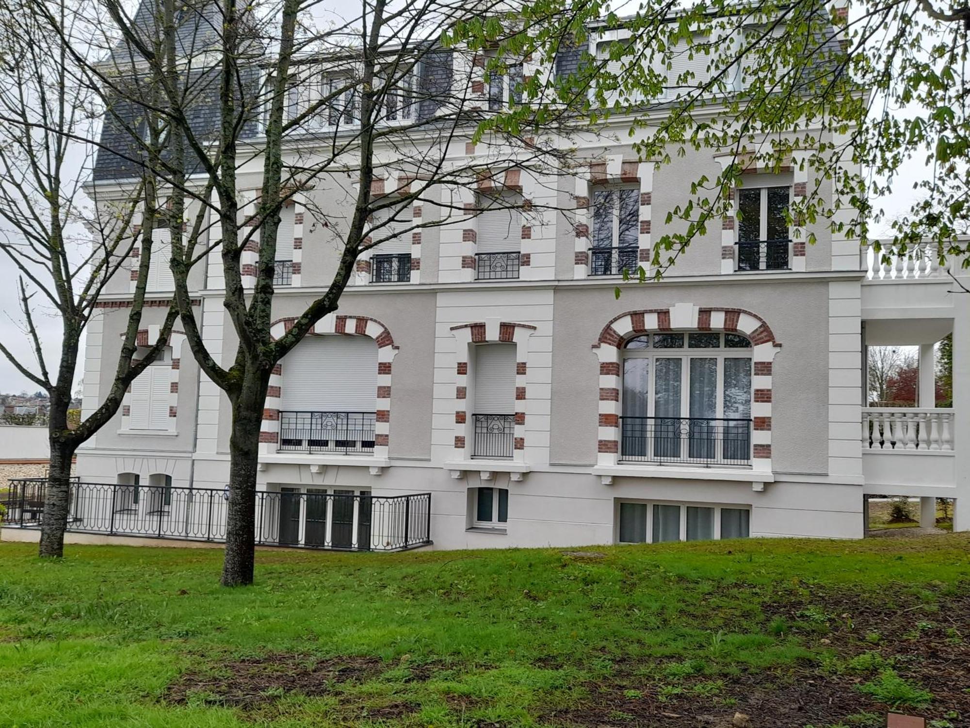 Apartment Dans Petit Chateau En Centre Lagny